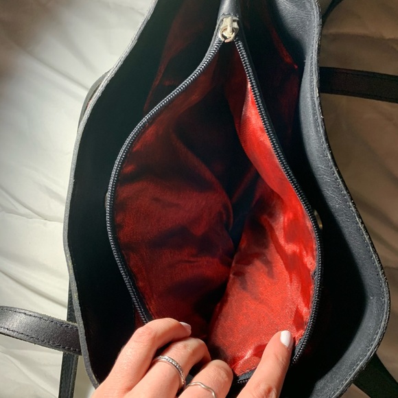 Max New York Shoulder Bag - Picture 5 of 7